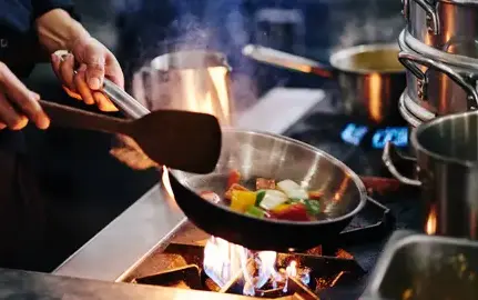 emploi cuisinier Châteaubourg-3